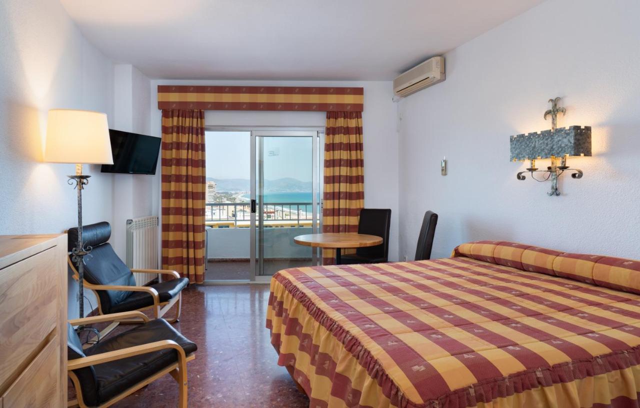 Hotel Apartamentos Bajondillo Torremolinos Ngoại thất bức ảnh Room at a hotel in Ibiza