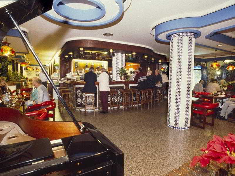 Hotel Apartamentos Bajondillo Torremolinos Ngoại thất bức ảnh Interior of the restaurant