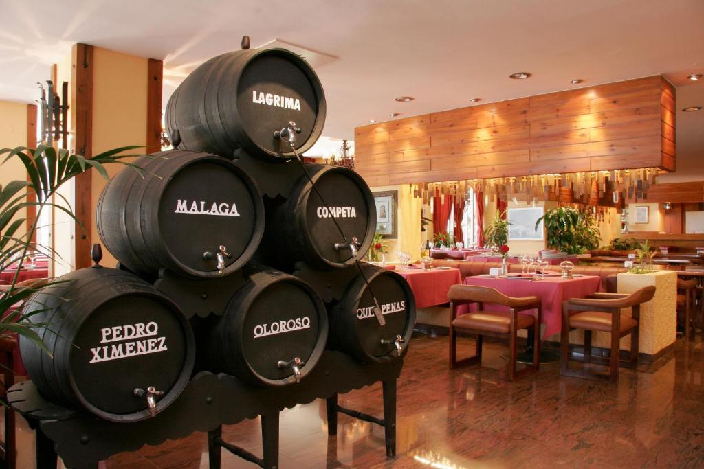 Hotel Apartamentos Bajondillo Torremolinos Ngoại thất bức ảnh A restaurant in Málaga, Spain.