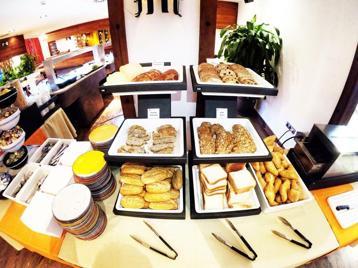 Hotel Apartamentos Bajondillo Torremolinos Ngoại thất bức ảnh Breakfast buffet at a hotel