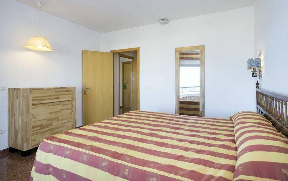 Hotel Apartamentos Bajondillo Torremolinos Ngoại thất bức ảnh Bedroom