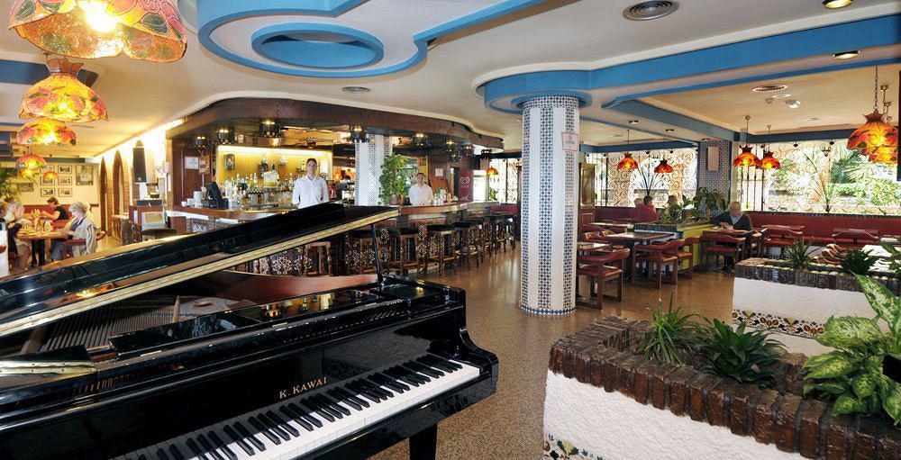 Hotel Apartamentos Bajondillo Torremolinos Ngoại thất bức ảnh The interior of the hotel